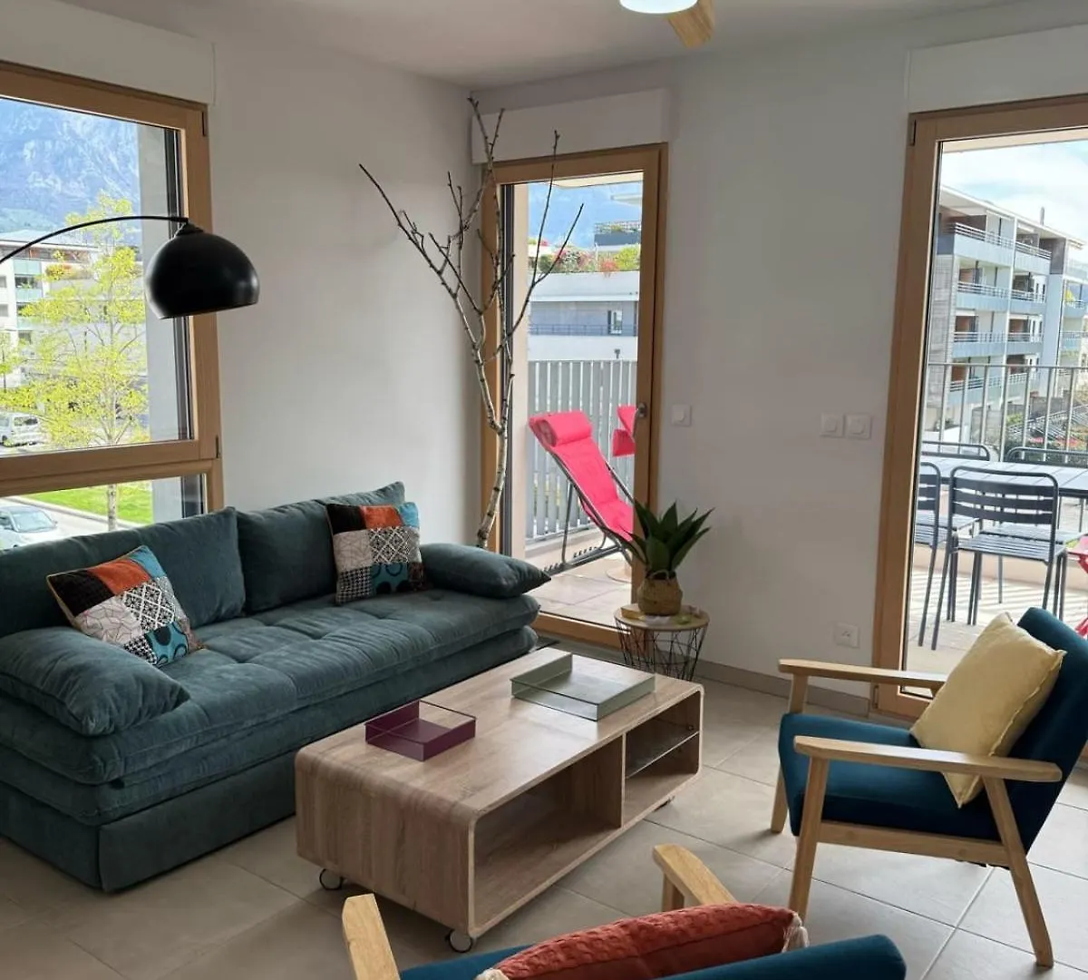 La Parenthese Du Lac - Lake View And Private Parking Aix-les-Bains Apartment